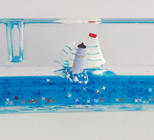 Floating Ship with Pen stand